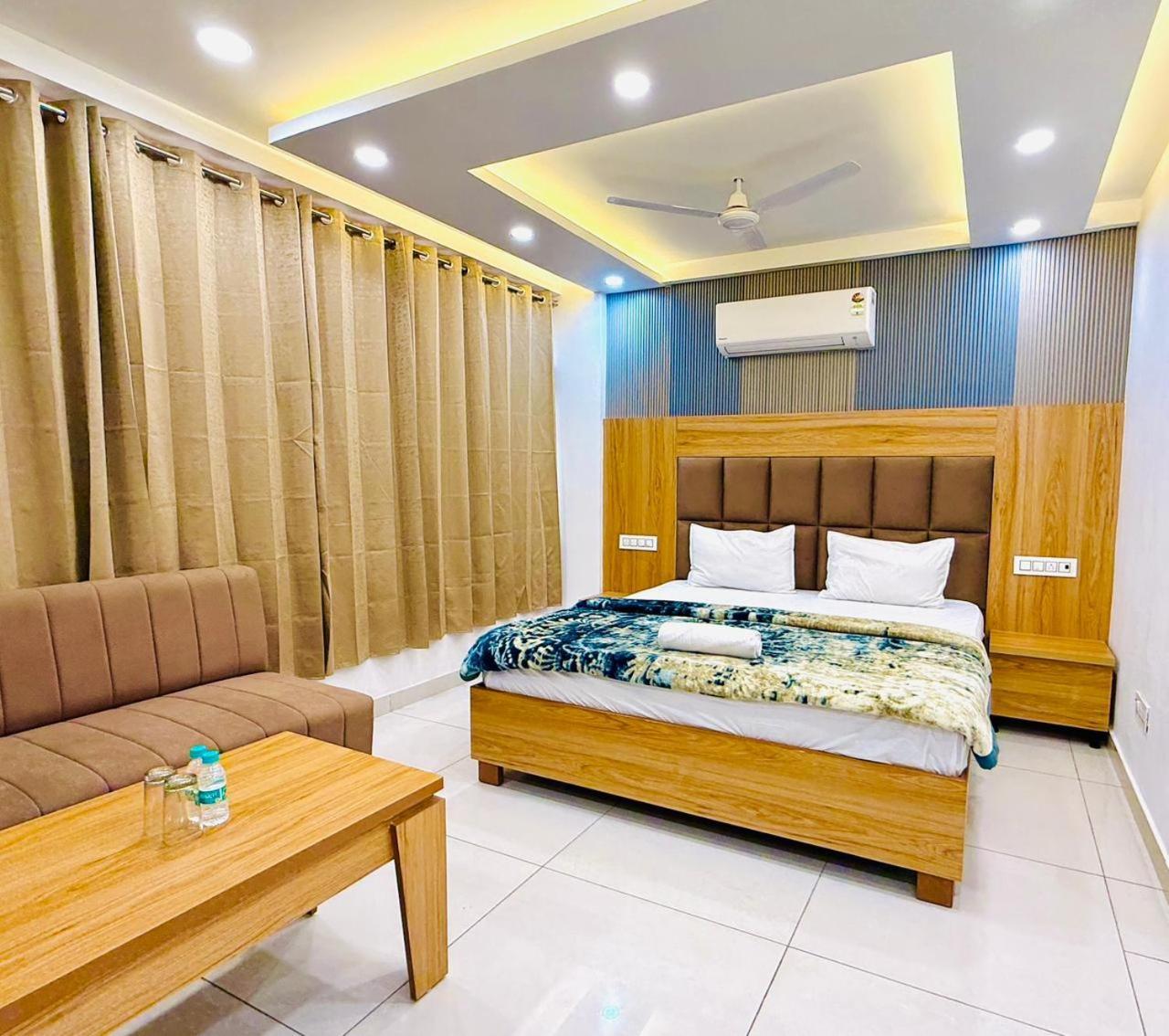 Hotel Swagat Residency Sohana Exterior photo